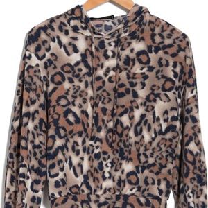 NWT Navy Leopard Pullover Size Large